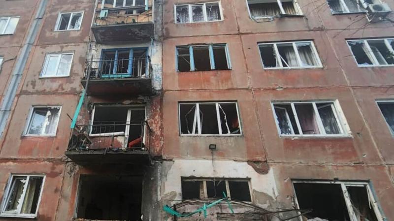 Російський безпілотник вдарив по багатоповерховому будинку в Донеччині: п'ятеро осіб отримали поранення, серед них є підліток.