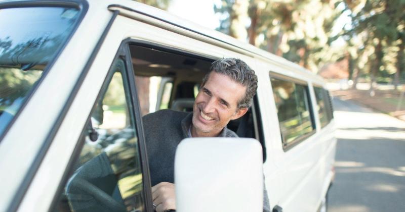 Смартфон здатен бути рятівником від нудоти під час поїздки на авто – існує прихована можливість, яка залишається невідомою для багатьох.