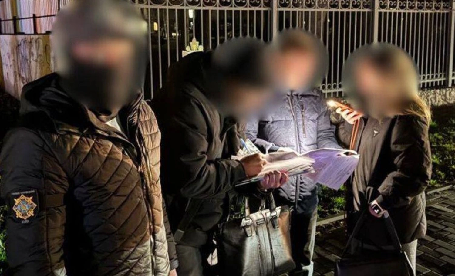 Правоохоронні органи виявили схеми нелегального перетворення кордону та корупції в двох регіонах України, повідомляє Офіс генерального прокурора.