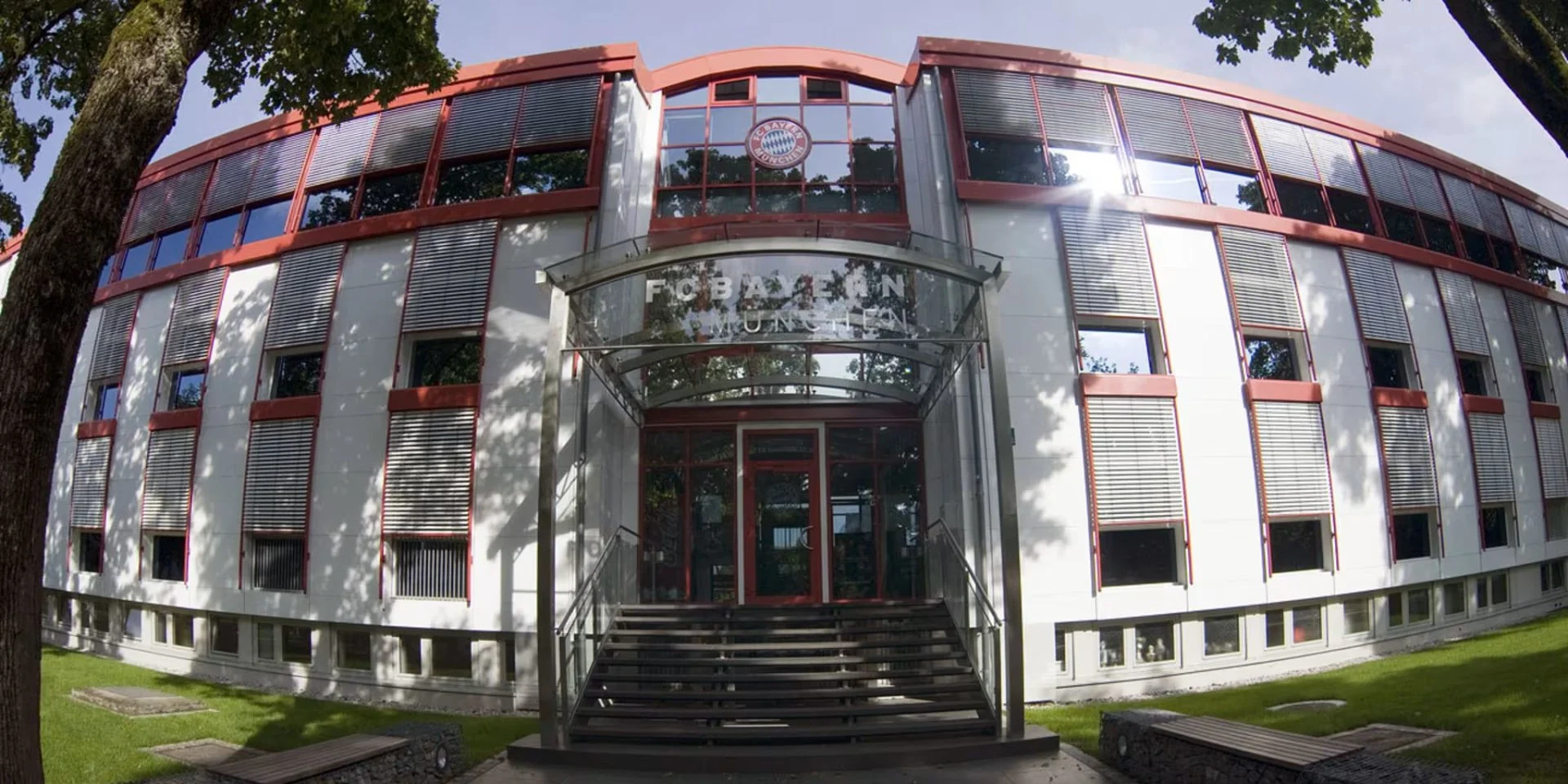 Баварія заборонила своїм працівникам користуватися ChatGPT — у клубі розкрили причини цього рішення.