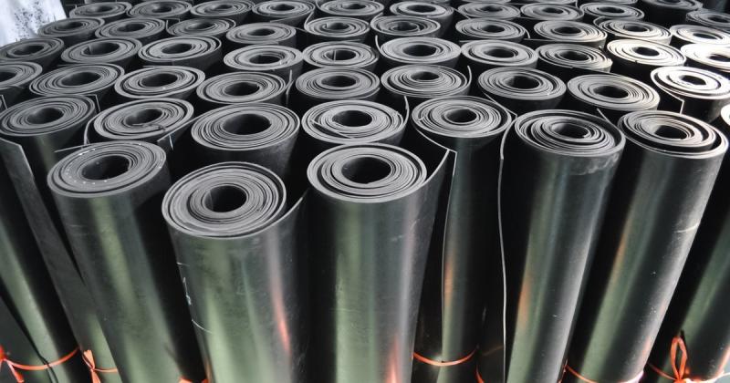 Латвія проведе моніторинг експорту натурального каучуку до Росії, оскільки існує ризик його використання у військово-промисловому комплексі країни.