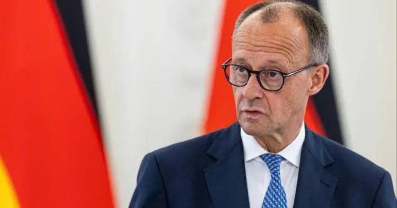 Зупинка бойових дій повинна забезпечити суверенітет України та отримати підтримку у вигляді гарантій від США та Європи, - зазначив Мерц.