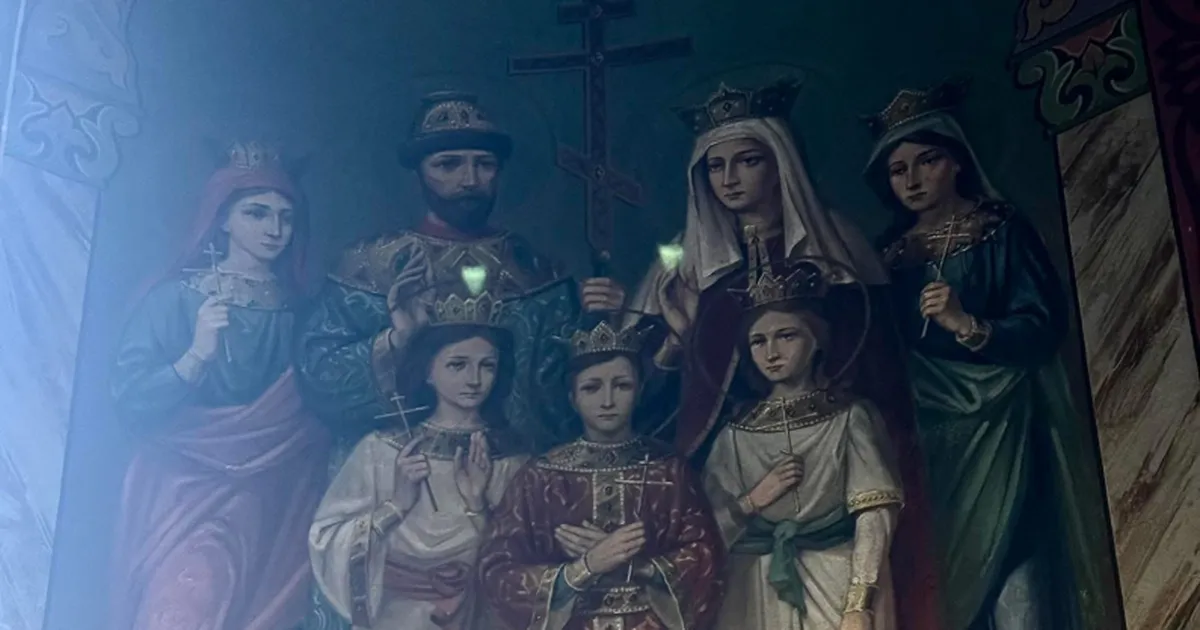 В Успенському соборі у Володимирі виявили ікони, що зображують Миколу II та його сім'ю.