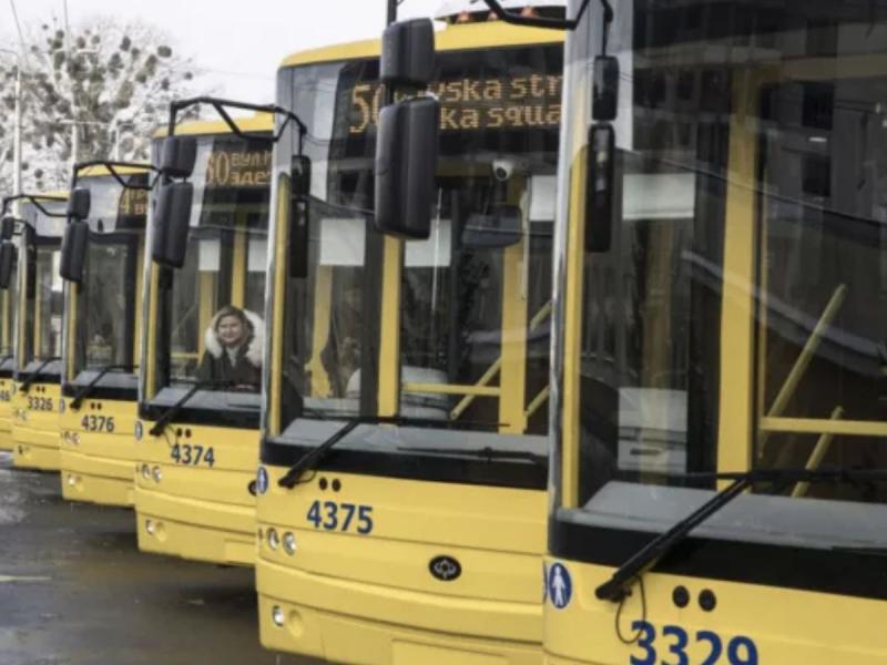 В Україні готують нові правила для проїзду пенсіонерів у громадському транспорті: які зміни плануються?