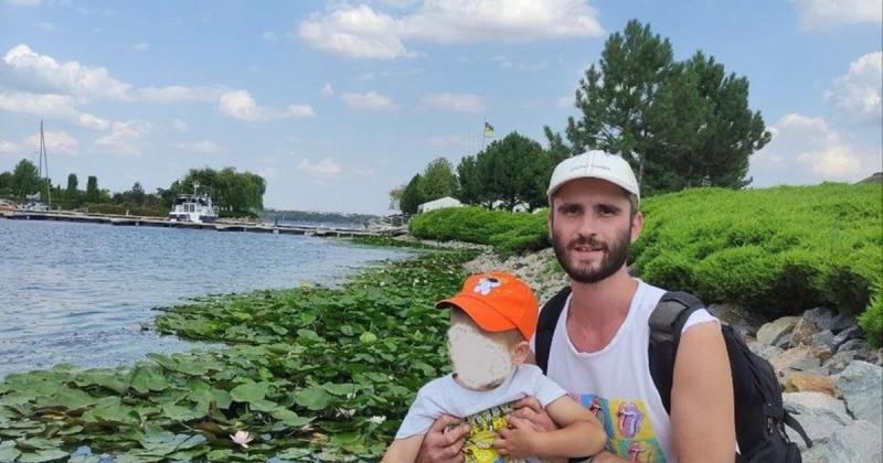 У Дніпрі правоохоронці затримали батька-одиночку, який виховує дитину з особливими потребами: відстрочка не була зафіксована в системі 