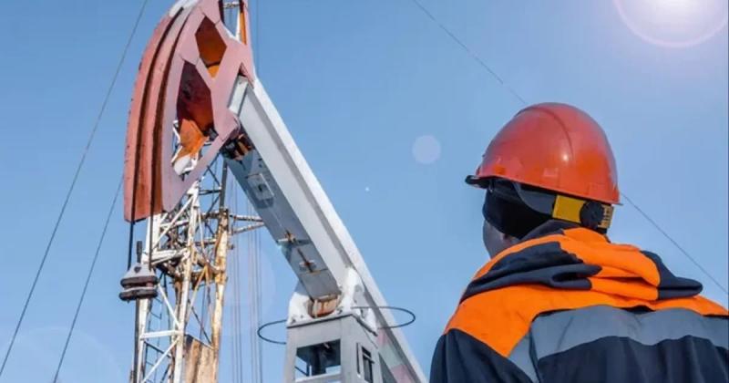 Трейдери висловлюють тривогу: якщо конфлікт з Іраном не вщухне, вартість нафти може досягти $100.