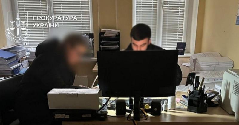 Посадову особу управління освіти Деснянського району Києва буде притягнуто до суду за надмірні витрати в розмірі 1,8 мільйона гривень на електроенергію.