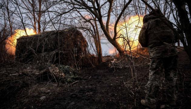 З початку доби на фронті зафіксовано 49 атак, при цьому російські війська зосередили свої зусилля на трьох ключових напрямках.