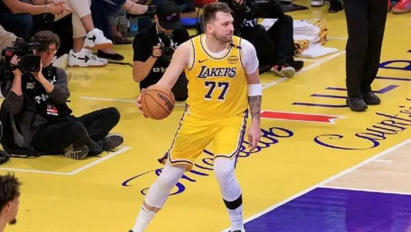 Лука Дончіч став першим гравцем після Кобі Браянта, який досягнув позначки у 60 очок, граючи за Лос-Анджелес Лейкерс - дивіться відео на Футбол 24+.