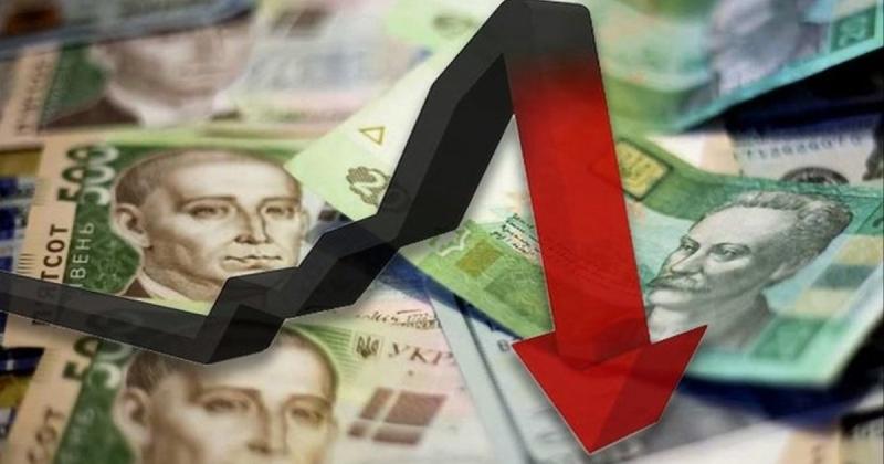 Гривня знову знижується: Долар перевищив позначку 44 грн, а євро наблизився до 52 грн.