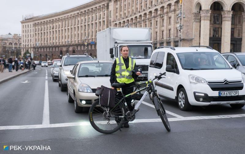 Київ завмер. Україна віддає шану героям у День захисників і захисниць.