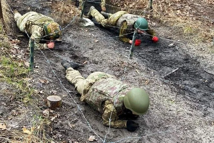 Базове загальновійськове навчання триватиме до півтора місяця. У Збройних Силах України розпочато новий пілотний проєкт | УНН