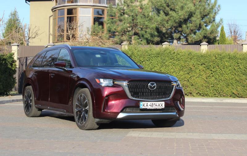 Огляд Mazda CX-90: сильні та слабкі сторони семимісного кросовера після тестового водіння.