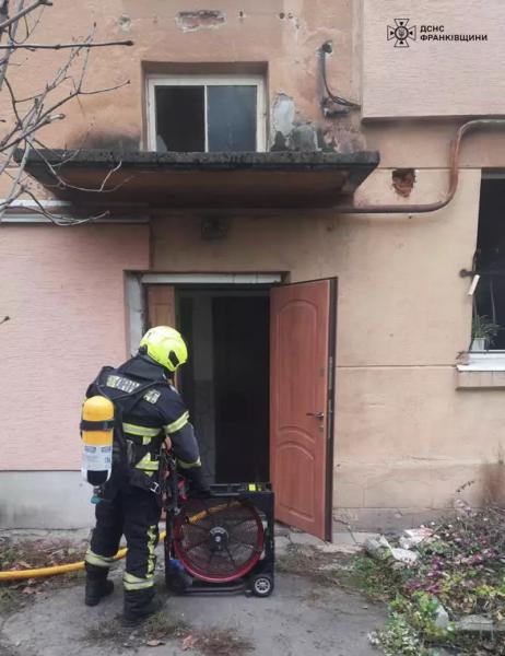 У Франківську під час пожежі було врятовано двох жінок.