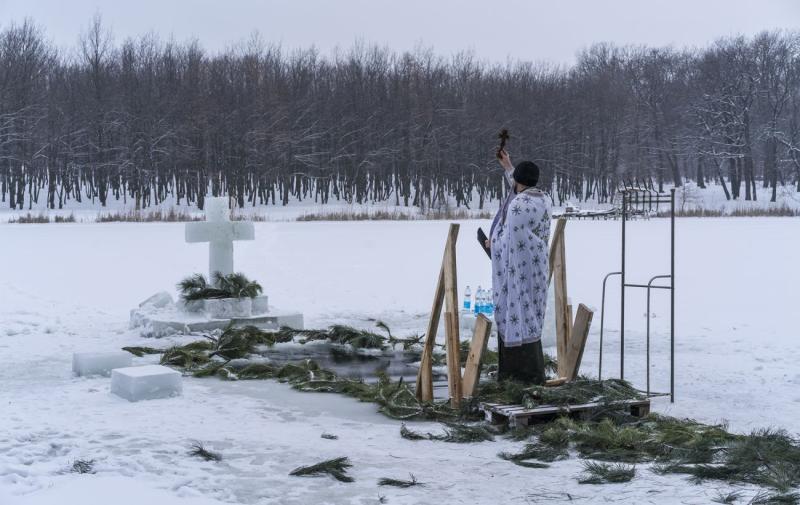 Як українці відзначали Водохреще більше століття тому: унікальні фотографії