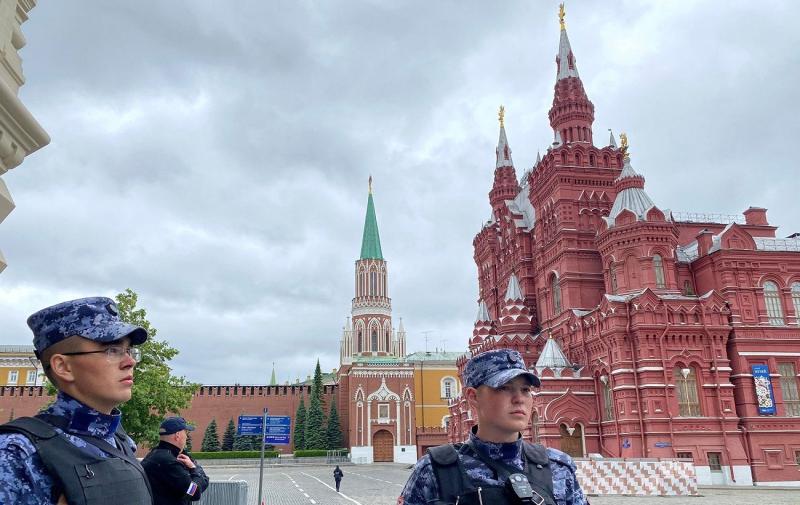 У Росії повідомляють про напад безпілотників на Москву, внаслідок чого аеропорт 