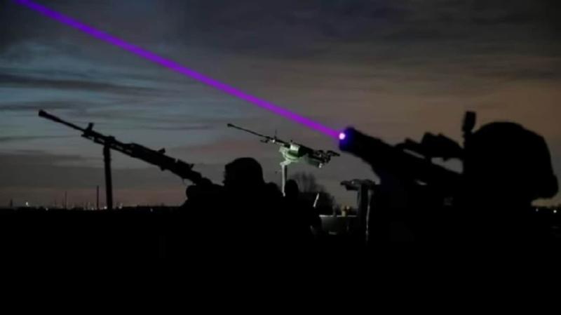 У Київській області системи протиповітряної оборони задіяні для знищення ворожих безпілотників.
