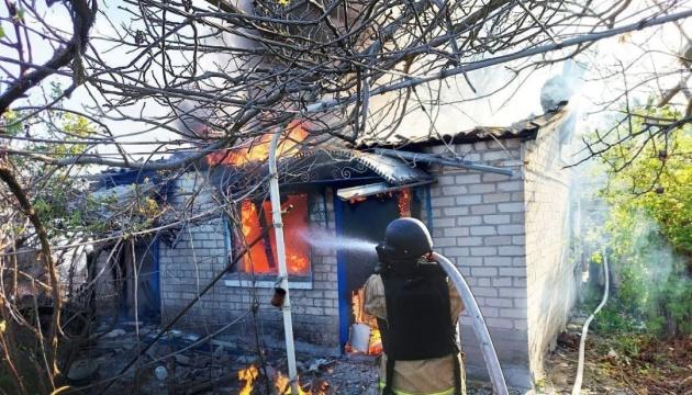 Протягом доби російські війська завдали 284 удари по Запорізькій області, внаслідок чого троє людей отримали поранення.