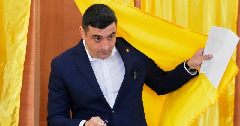 Кандидат, що підтримує Росію, Сіміон зазнав поразки на виборах у Румунії та визнав успіх свого опонента.