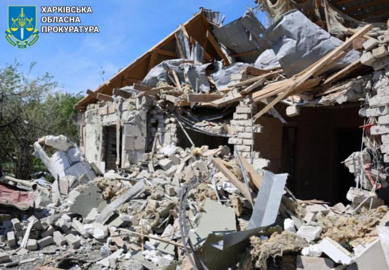 У Куп'янську сталося два авіаудари з боку російських військ, внаслідок чого загинуло двоє людей, а більше 35 будівель отримали пошкодження.
