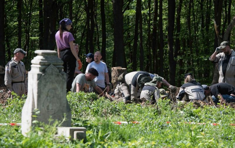 В Україні завершили процес ексгумації жертв Волинської трагедії: які результати отримали археологи.