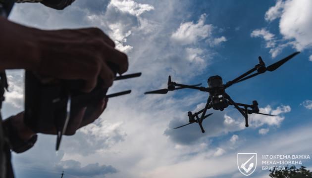 У Харківській області національні гвардійці використали дрони, щоб зупинити наступ російських військ на мотоциклах.