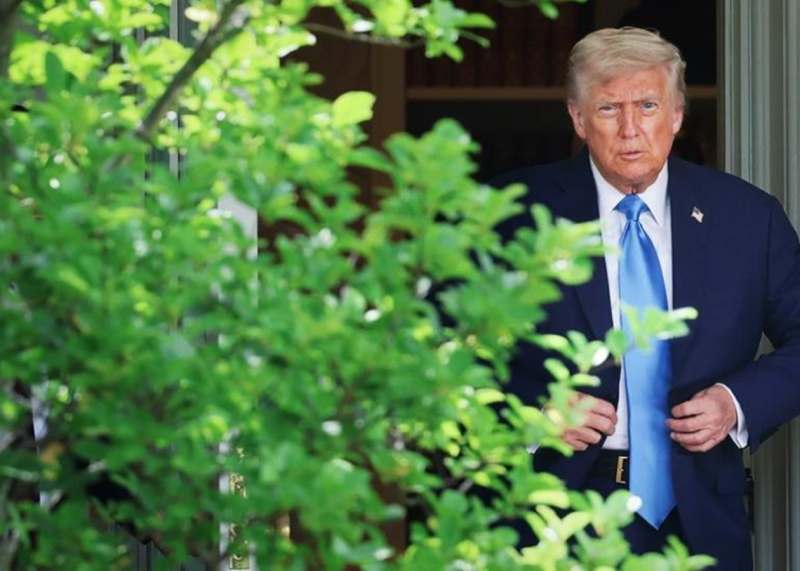 Трамп роз'яснив причини, чому частину американських співробітників було виведено з Близького Сходу.