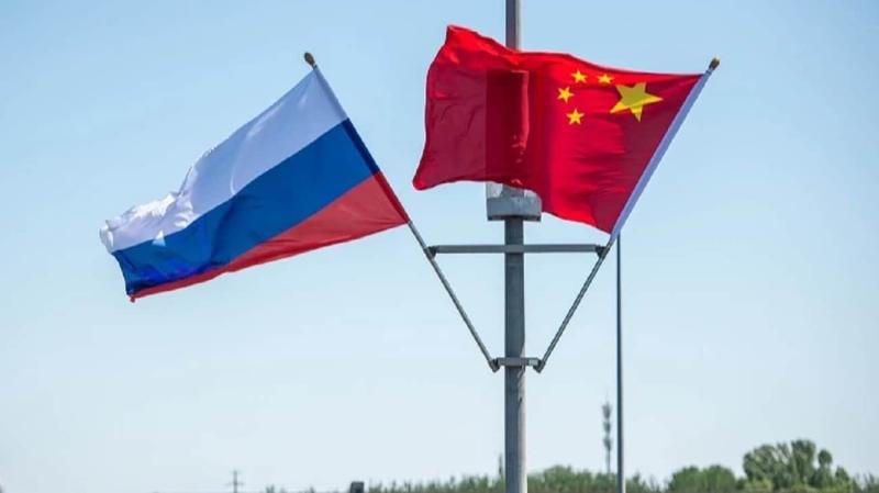 Європейський Союз планує ввести санкції проти двох банків Китаю через їхню діяльність у сфері торгівлі з Росією, повідомляє Bloomberg.
