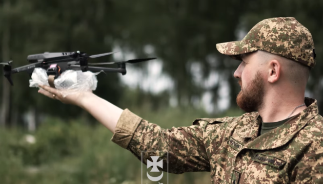 Національна гвардія реалізувала новаторську систему постачання води на передовій лінії.