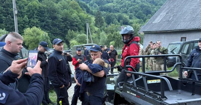 У Закарпатті виявили дворічну малечу: з'явилися світлини.