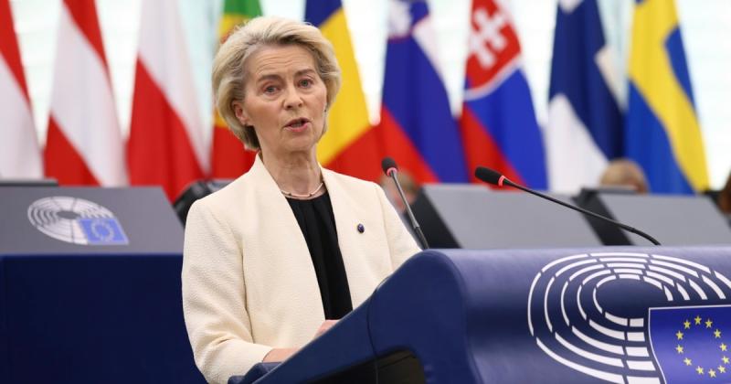 Голова Єврокомісії Урсула фон дер Ляєн підтримує ініціативу започаткування першого етапу переговорів з Україною про її інтеграцію до Європейського Союзу.