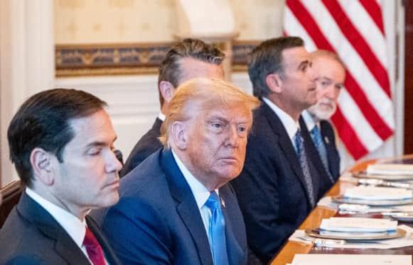 Трамп: необхідно надати Україні військову допомогу - вона повинна мати можливість захистити себе.
