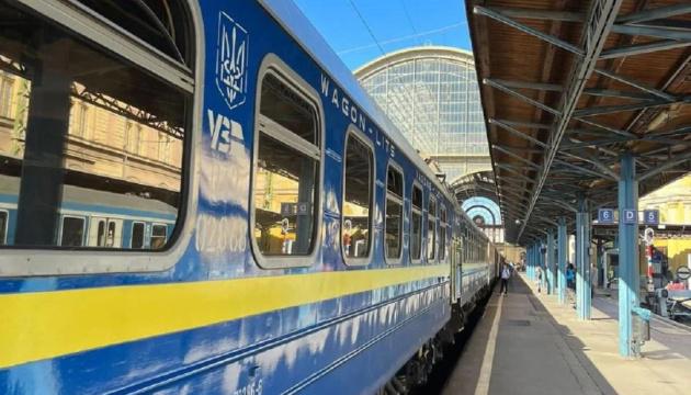 Укрзалізниця стартує процес придбання вагонів сучасного типу.