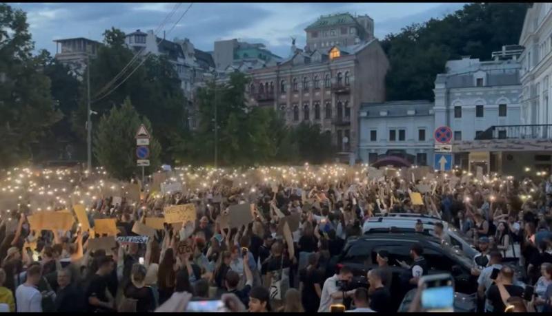 ГУР застерігає: які можливі наслідки мітингів в Україні.