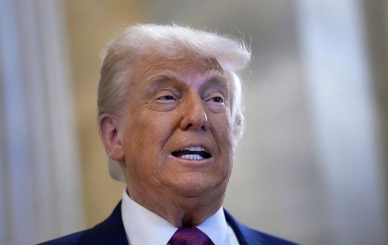 Ім'я Дональда Трампа згадується у контексті справи сексуального злочинця Джеффрі Епштейна, повідомляє WSJ.