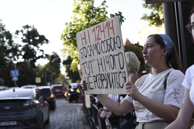 Конгресвумен Грін провела мітинг у Києві, який був присвячений антивоєнному протесту, та закликала до дій з метою 