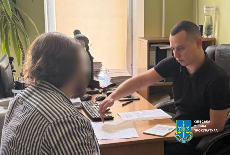Шантаж на суму $10 тисяч: у Києві чоловік витягав гроші, погрожуючи оприлюднити особисті інтимні знімки.