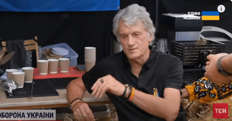 Ющенко сів за кермо екскаватора, щоб виконати мрію родини загиблого героя: деталі події.