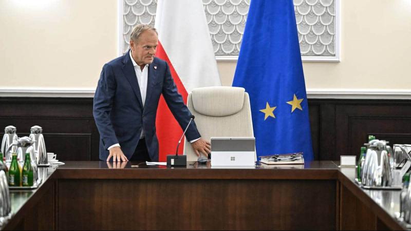 Туск звернувся до поляків, які відчули 