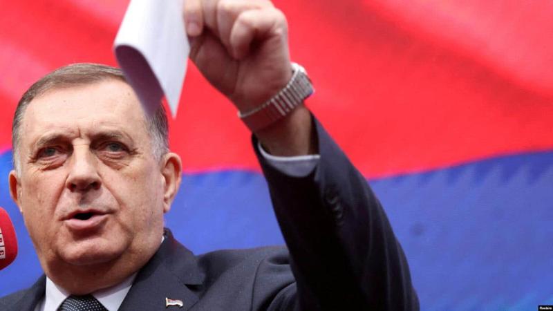 Безмандатний Додік намагається уникнути в'язниці за допомогою відкупу.