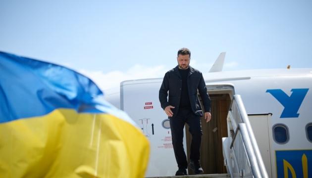 Зеленський прибув до Вашингтона для переговорів з Трампом.