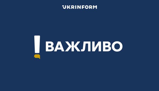 У Київському Подільському районі прогримів вибух в автомобілі, який був оформлений у військовому стилі.