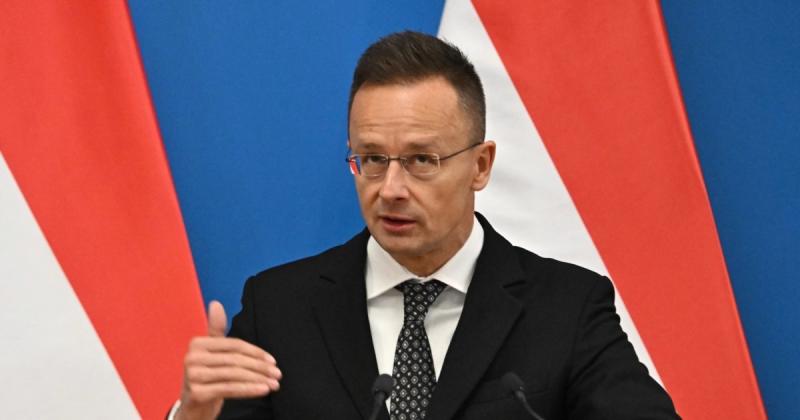Сійярто оголосив про відновлення постачання нафти з Росії через трубопровід 