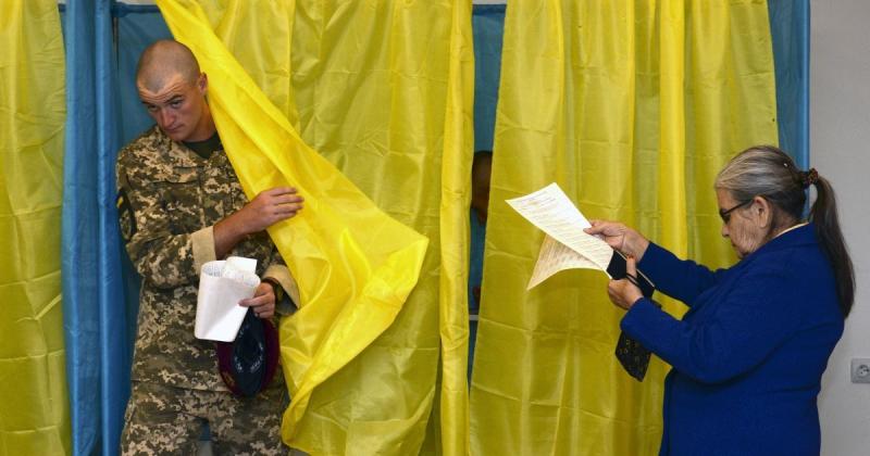 Зміни до Основного Закону для легітимації російського вторгнення: чи відбудеться голосування?