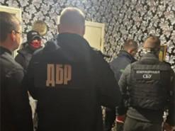 У Миколаєві співробітник слідчого ізолятора виправдовував військову агресію Росії та висловлював пропозицію атакувати заклад.