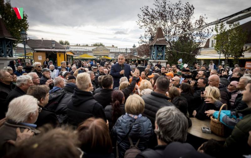 Орбан планує організувати збір підписів проти 