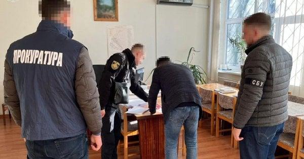 Служба безпеки України виявила неправомірні дії керівника одного з підрозділів державного підприємства у Львові, завдавши збитків на суму 6 мільйонів гривень.