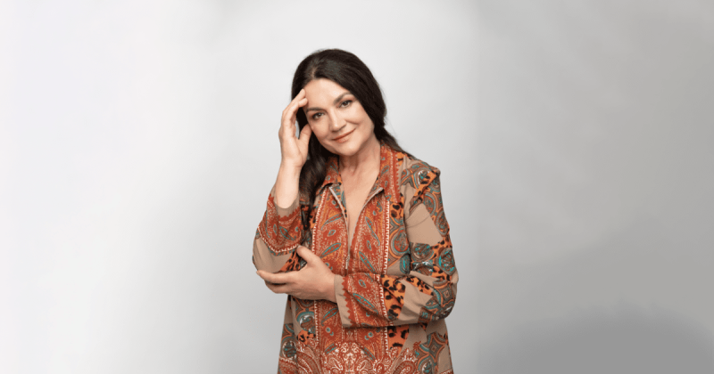 Радіодиктант 2025 року не минув без суперечок: Наталія Сумська стала об'єктом бурхливих обговорень і критики - Hochu.ua.