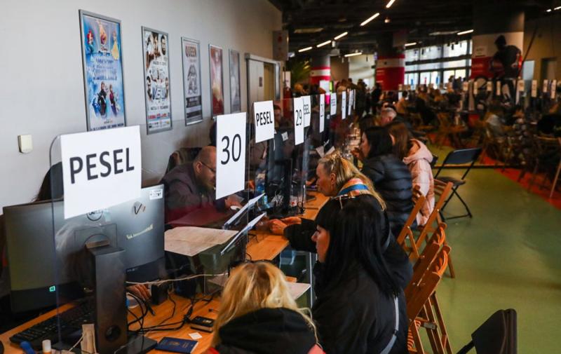 Статус українців у Польщі: які наслідки можуть бути при тривалому виїзді за кордон