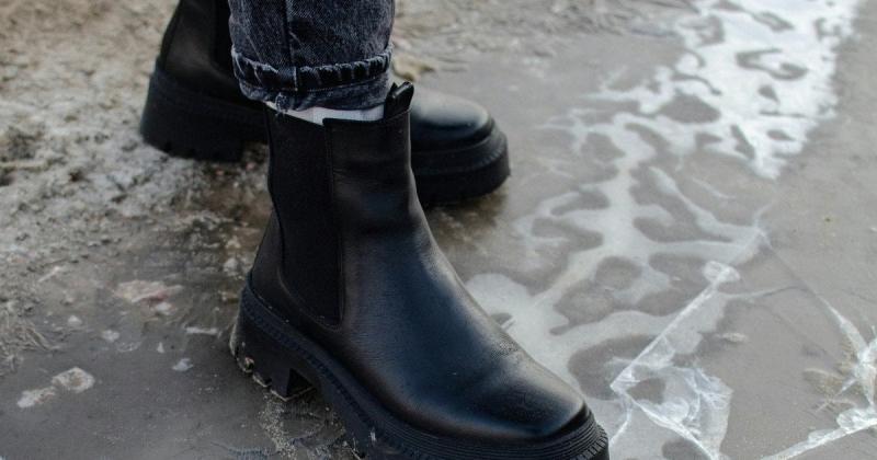 Як за п’ять хвилин перетворити зимове взуття на абсолютно нековзке: вам знадобляться всього дві прості речі, які легко знайти в будь-якому магазині.